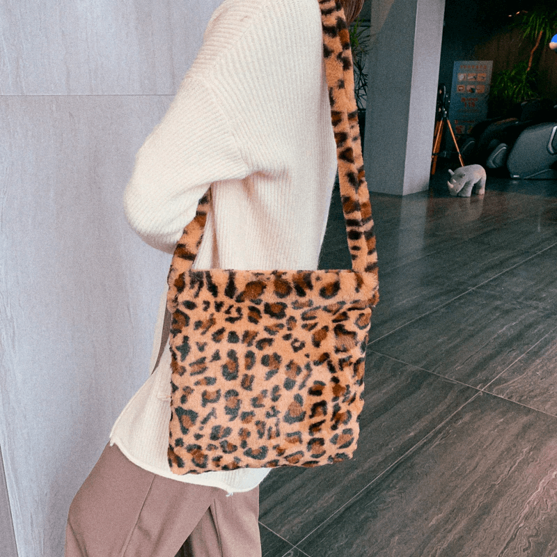 Bolsa Leopardo Pelúcia Fluffy - Ohbabyohman